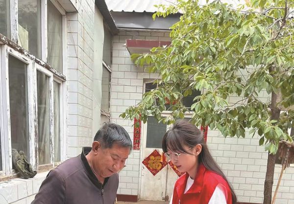 选调生郑茹萍：听，老槐树下有我的故事