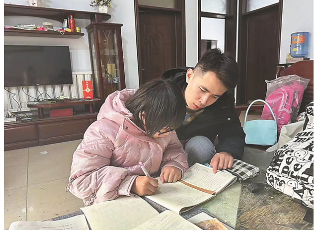选调生杨浩宇：找到破解难题的“关键线头”