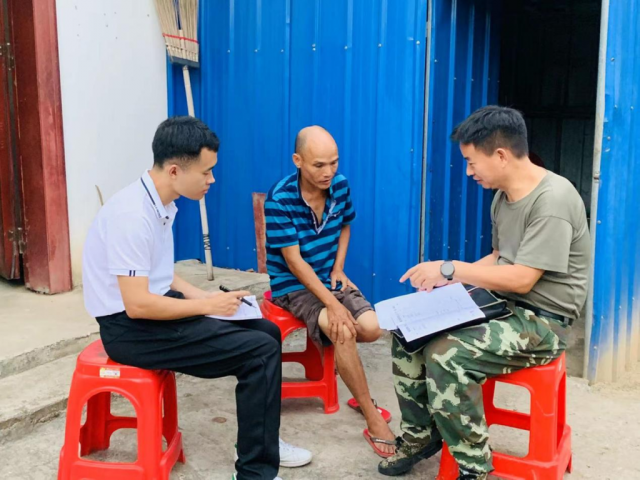 选调生李俊杰：陪群众唠家常 当群众贴心人