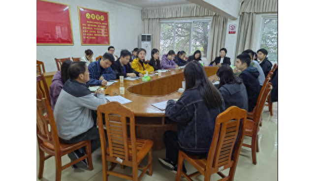 永州市委党校2024年秋季学期选调生培训班举办专题研讨交流会